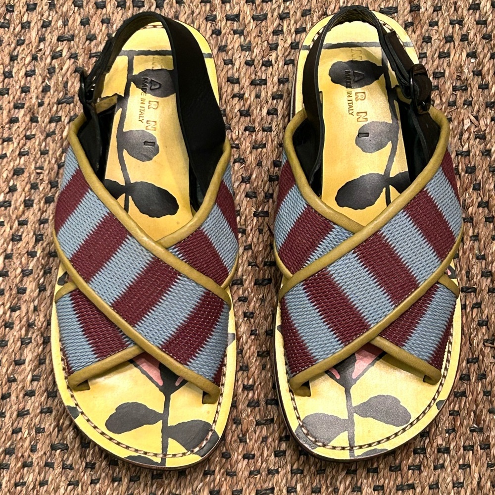 Marni Fussbett Sandals